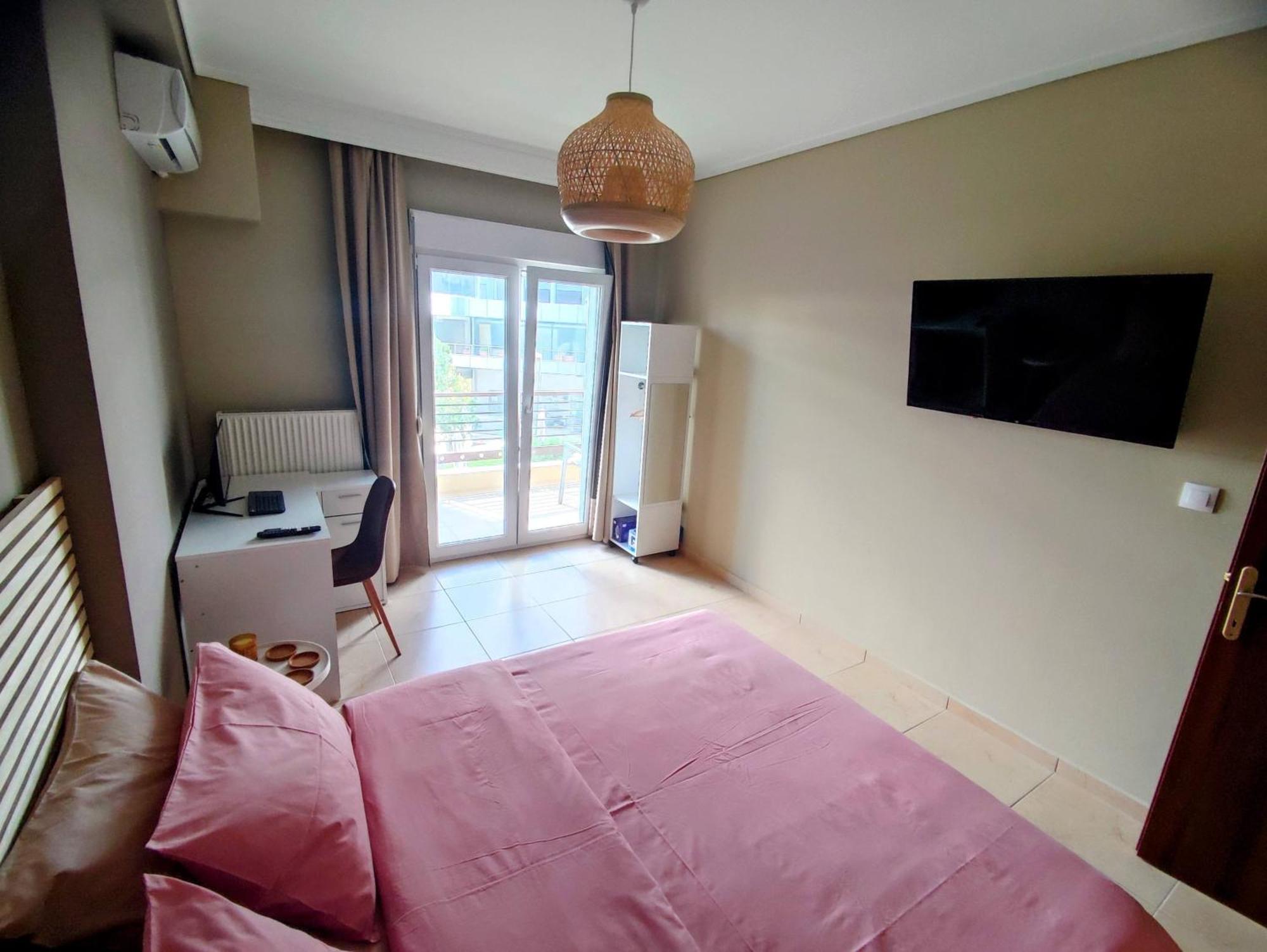 Cozy Apt! Friends & Family - Private Paid Parking Szaloniki Kültér fotó